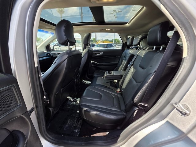 2019 Ford Edge Titanium photo 16