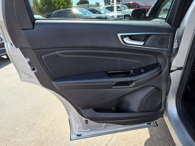 2019 Ford Edge Titanium photo 19