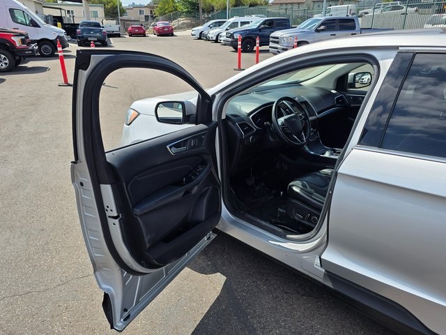2019 Ford Edge Titanium photo 35