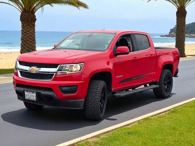 2020 Chevrolet Colorado LT photo 3