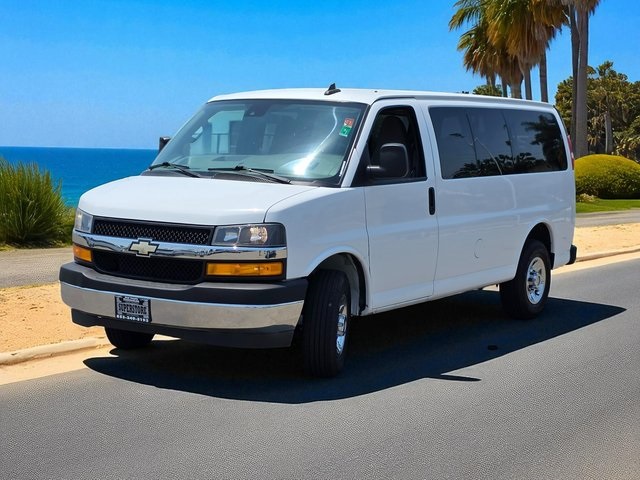 2020 Chevrolet Express 2500 LT Passenger Van photo 4