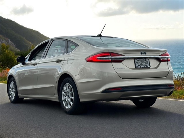 2018 Ford Fusion S photo 6