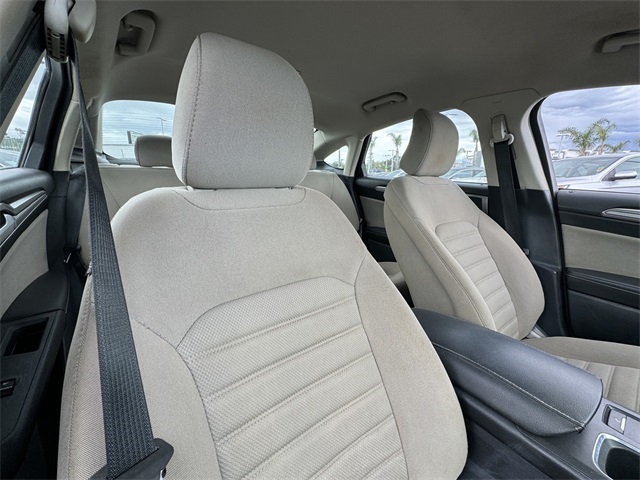 2018 Ford Fusion S photo 11