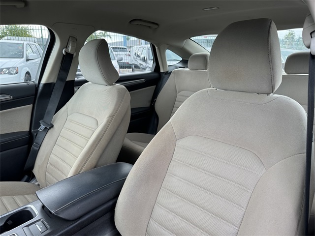 2018 Ford Fusion S photo 14