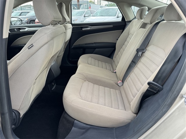 2018 Ford Fusion S photo 16
