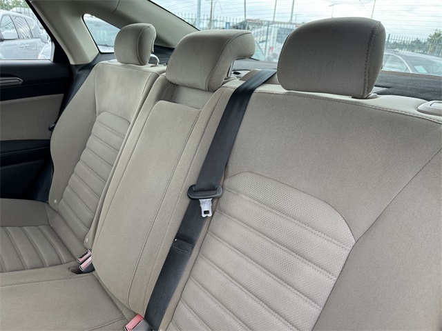 2018 Ford Fusion S photo 17