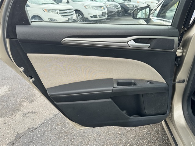 2018 Ford Fusion S photo 23