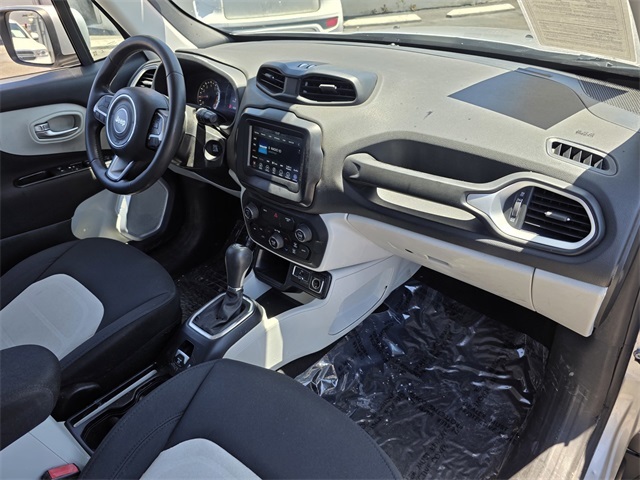 2019 Jeep Renegade Latitude photo 8