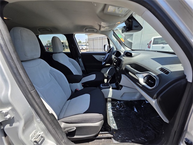 2019 Jeep Renegade Latitude photo 9
