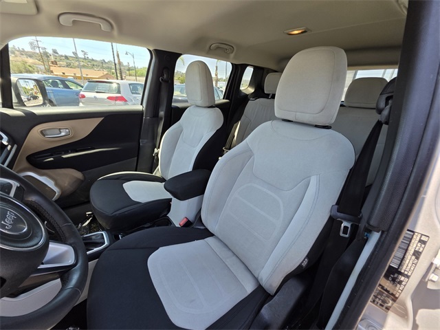 2019 Jeep Renegade Latitude photo 15