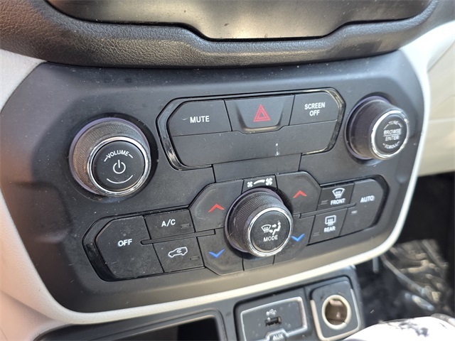 2019 Jeep Renegade Latitude photo 26