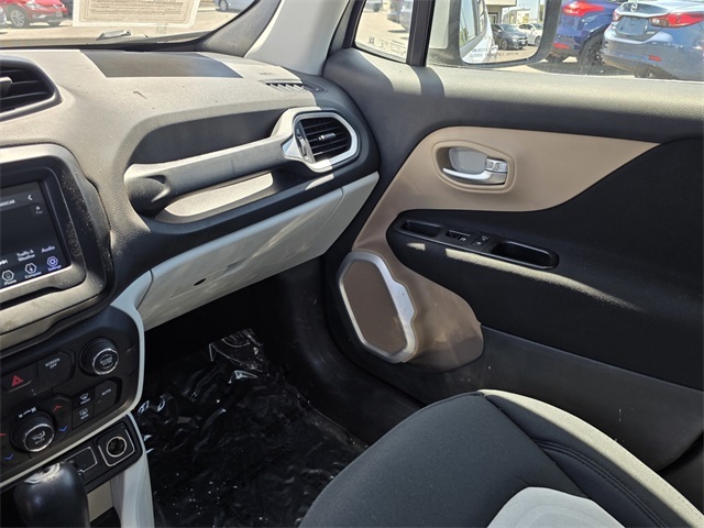 2019 Jeep Renegade Latitude photo 27