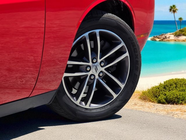 2019 Dodge Challenger SXT AWD photo 8