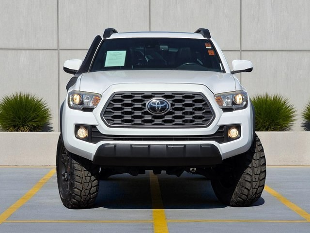 2019 Toyota Tacoma TRD photo 3