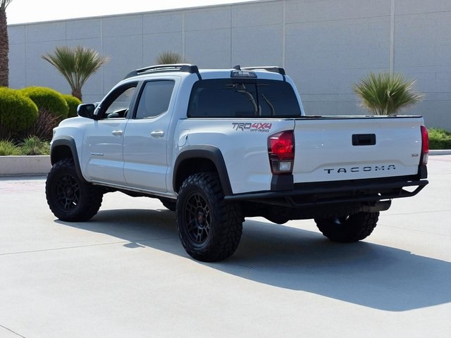 2019 Toyota Tacoma TRD photo 5