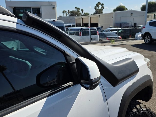 2019 Toyota Tacoma TRD photo 9