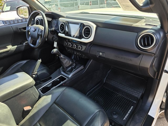 2019 Toyota Tacoma TRD photo 10