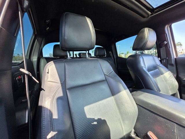 2019 Toyota Tacoma TRD photo 12