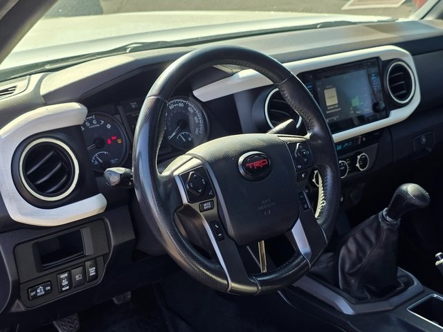 2019 Toyota Tacoma TRD photo 17