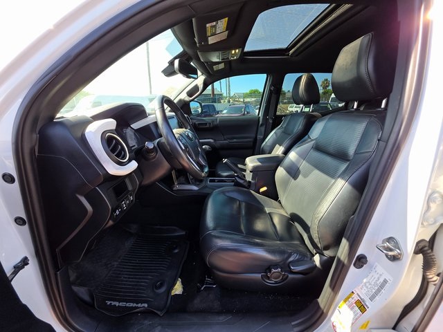 2019 Toyota Tacoma TRD photo 18