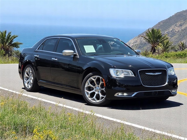 2016 Chrysler 300 Platinum photo 2