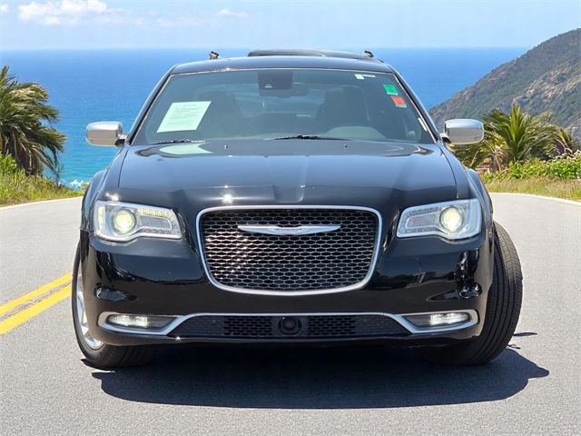 2016 Chrysler 300 Platinum photo 4