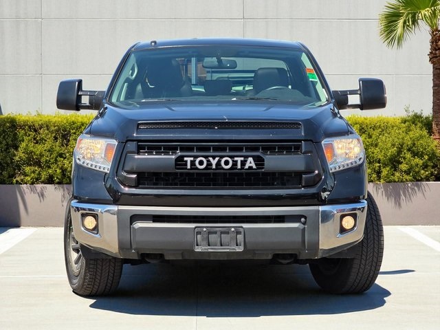 2017 Toyota Tundra SR5 photo 3