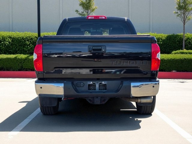 2017 Toyota Tundra SR5 photo 6