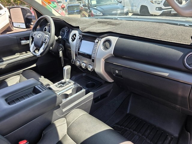 2017 Toyota Tundra SR5 photo 10