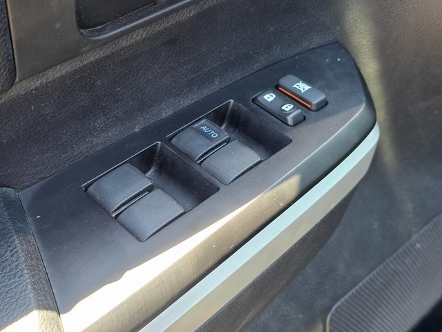 2017 Toyota Tundra SR5 photo 25