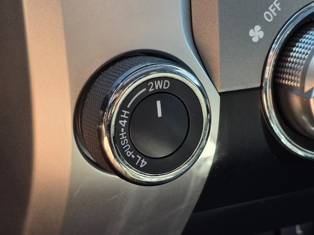 2017 Toyota Tundra SR5 photo 33