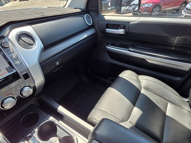 2017 Toyota Tundra SR5 photo 37