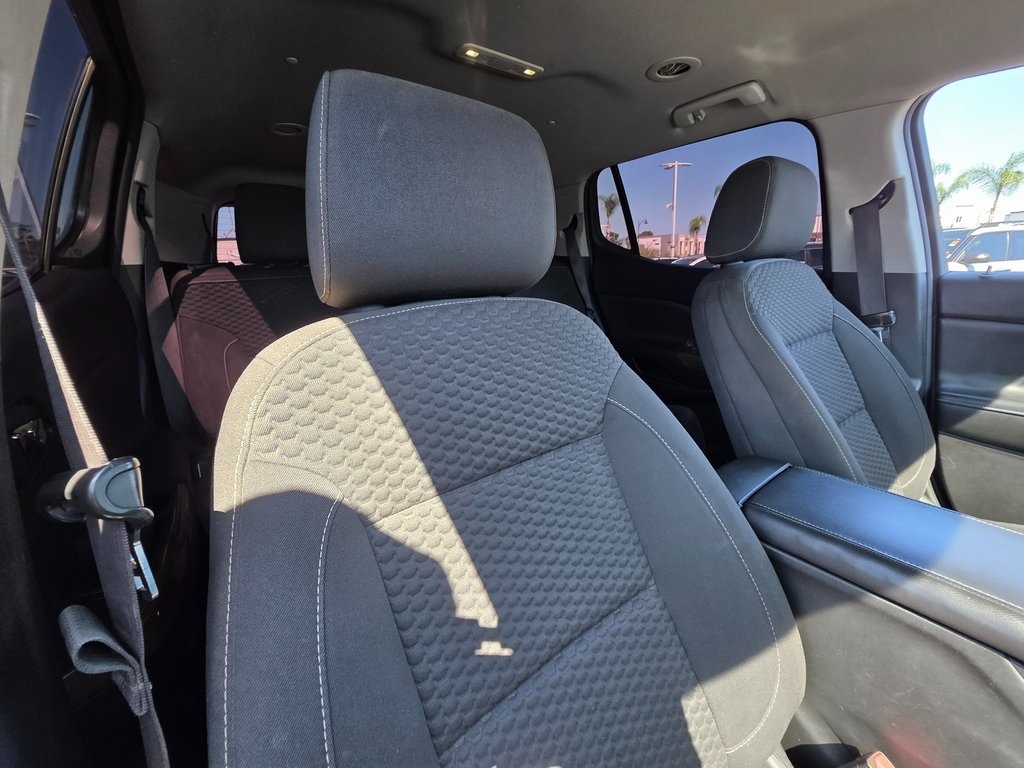 2017 Gmc Acadia SLE photo 10