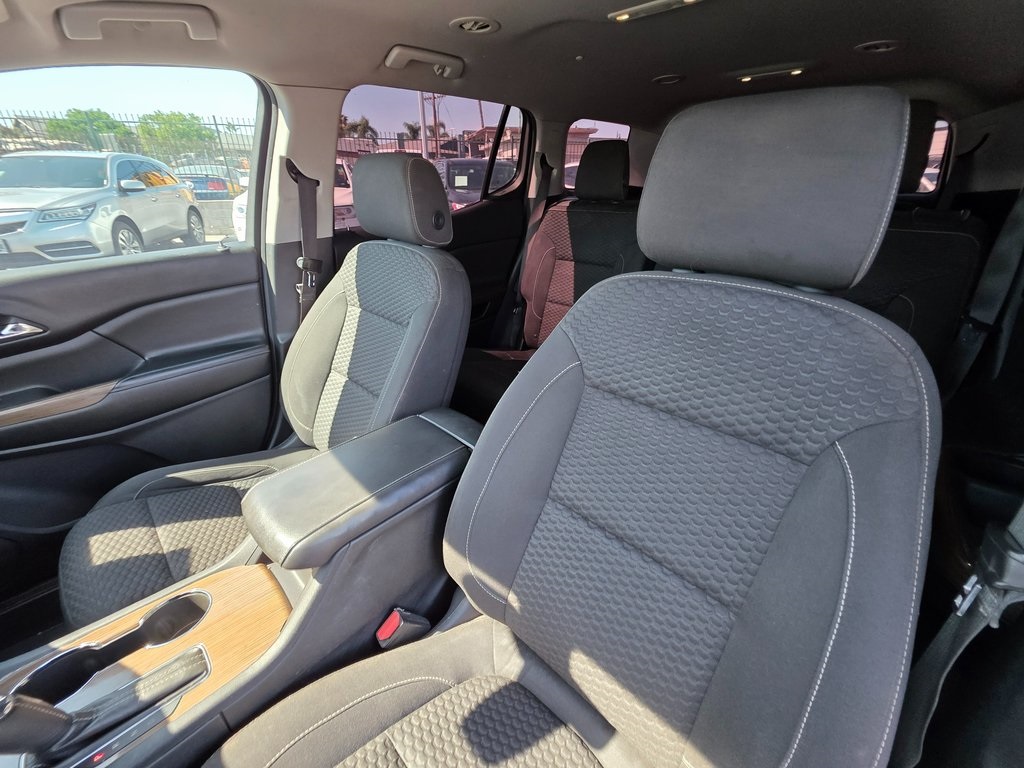 2017 Gmc Acadia SLE photo 16