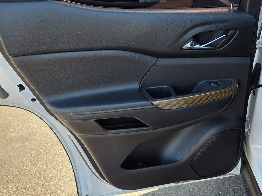 2017 Gmc Acadia SLE photo 22