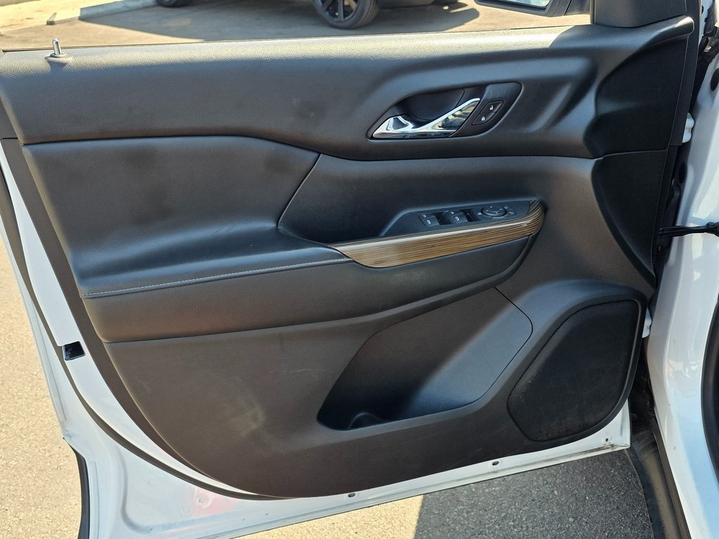 2017 Gmc Acadia SLE photo 23