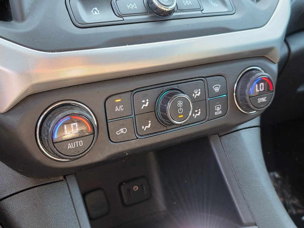2017 Gmc Acadia SLE photo 31