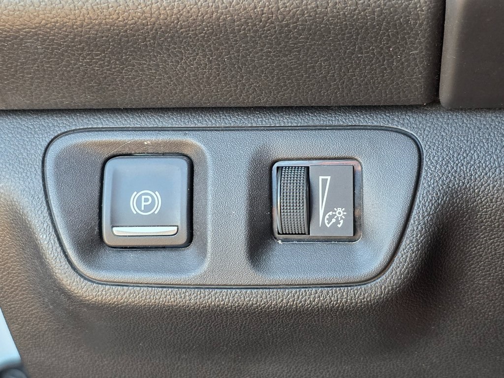 2017 Gmc Acadia SLE photo 38