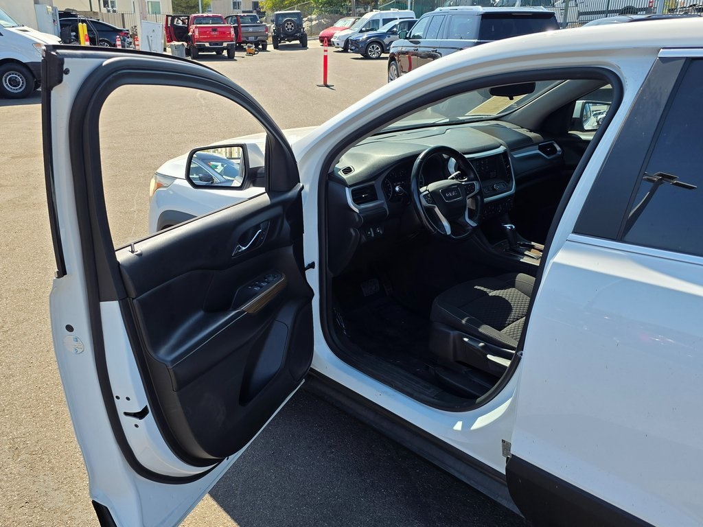 2017 Gmc Acadia SLE photo 39