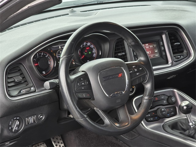 2017 Dodge Challenger R/T photo 14