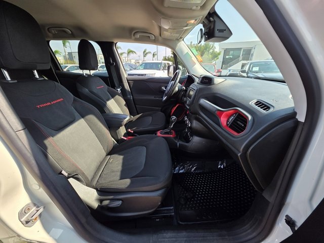 2017 Jeep Renegade Trailhawk photo 6