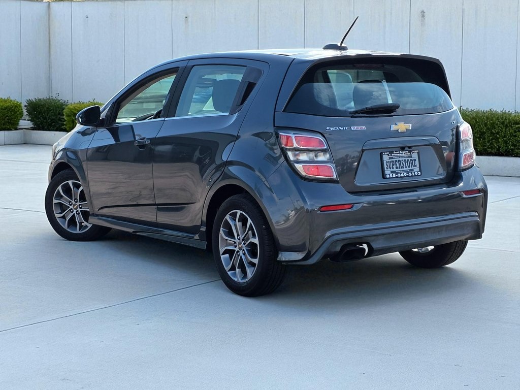 2017 Chevrolet Sonic LT photo 4