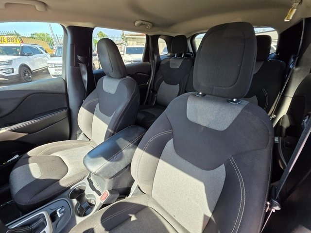 2017 Jeep Cherokee Altitude photo 14