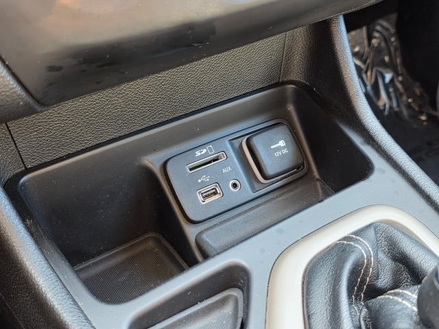 2017 Jeep Cherokee Altitude photo 24