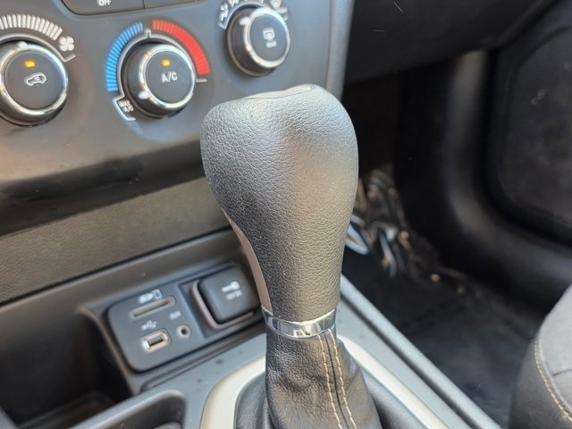 2017 Jeep Cherokee Altitude photo 25