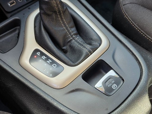 2017 Jeep Cherokee Altitude photo 26
