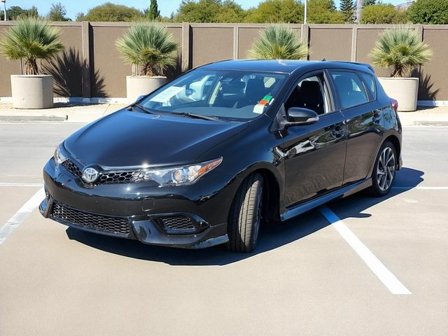 2017 Toyota Corolla iM photo 3
