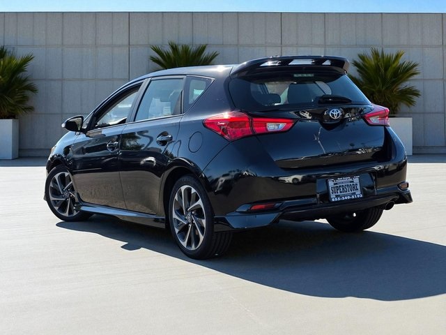 2017 Toyota Corolla iM photo 4
