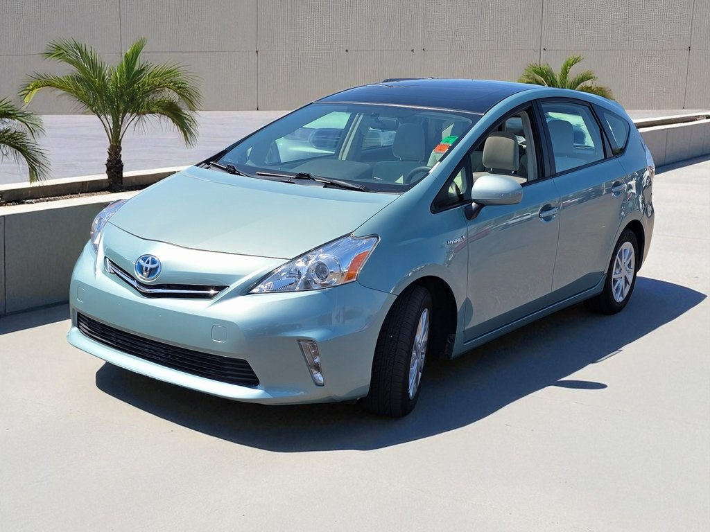 2014 Toyota Prius V Three photo 3