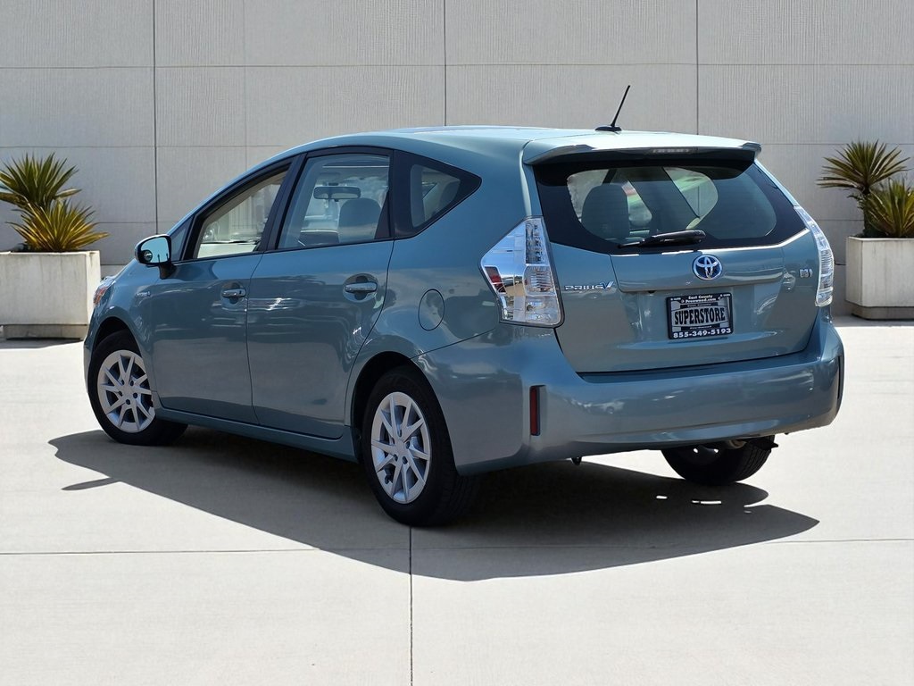 2014 Toyota Prius V Three photo 4